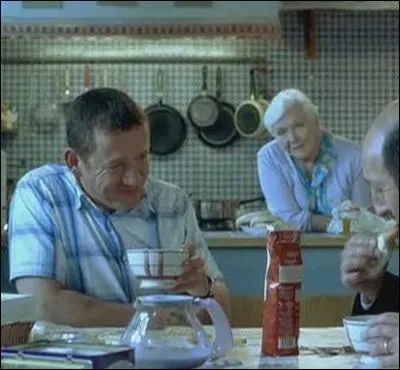 Line Renaud tait la maman possessive de Dany Boon dans  Bienvenue chez les Ch'tis  mais quel tait leur patronyme ?