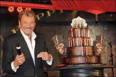 On ne dit pas L'idole des jeunes mais :