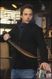 Qui blesse Neal d'une balle dans l'paule et qui l'envoie dans la fort enchante avec un haricot magique ?