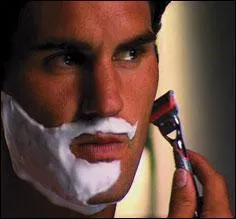 Pour les hommes, ils passent 3100 heures  se raser.