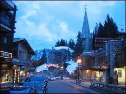 Station de sports d'hiver rhnalpine rpute, Courchevel se situe dans le dpartement ...