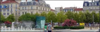 Prfecture de la Drme, elle est souvent dsigne comme  la Porte du Midi de la France . Il s'agit de la ville de...