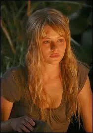 Comment Sawyer surnomme t-il Claire Littleton ?