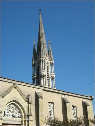 La ville de Miramont-de-Guyenne o vous pourrez admirer l'glise possdant de superbes vitraux est situe dans :