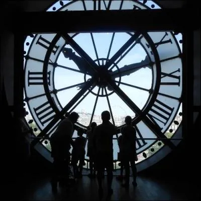  Mme une horloge arrte donne l'heure juste deux fois par jour.   Sauf celle :