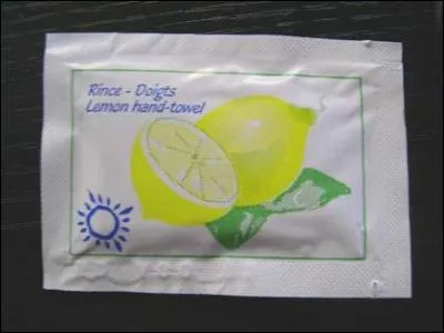 Dans quels restaurants sert-on aussi systmatiquement un  rince-doigts  parfum ?