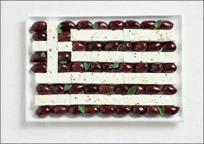 Ce drapeau est fait  base d'olives kalamata et de fromage de feta. Quel pays reprsente-t-il ?