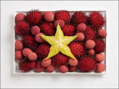 Ce drapeau est fait  base de ramboutan (litchi chevelu), litchi et carambole. Quel pays reprsente-t-il ?