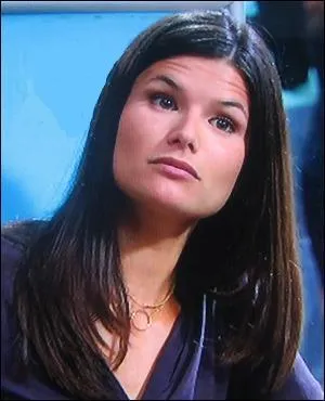 De qui tait-elle follement amoureuse, au point de ne pouvoir en supporter l'absence ?