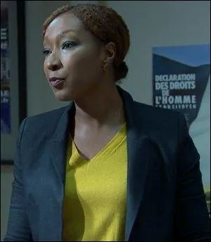 De qui Sara partage-t-elle la vie, en plus de sa tortue Serge ?