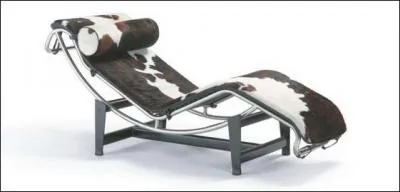 Cet architecte et designer suisse, surnomm  Le Corbusier , est le crateur de trs nombreuses ralisations dans tous les domaines touchant  l'habitat. Il est  l'origine de la  Cit radieuse   Marseille, que les marseillais appellent :  La Maison du fada ... Avec Charlotte Perriand, ils crent en 1928 la clbre chaise longue LC4, toujours dite avec succs par Cassina. Quel son vrai nom ?