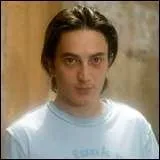 Avec qui est-il sorti ?