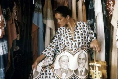 Extrait du film  Les bronzs   .....