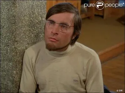 Extrait du film  Les bronzs   .....