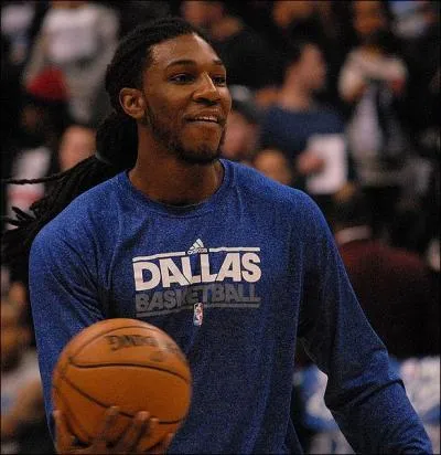 Qui est ce joueur des Mavs ?