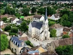 Voici la commune Seine-et-Marnaise de Vulaines-sur-Seine vue du ciel. Elle se situe en rgion ...