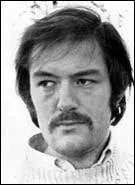 Moustache = Swag. Qui suis-je ?