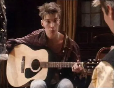 On repassera pour la coupe de cheveux (j'ai la mme). Qui suis-je ?