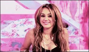 Combien de fois Miley a-t-elle chang de couleur de cheveux ?