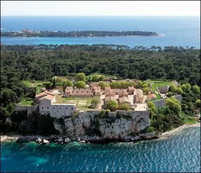 De quel archipel fait partie l'le Sainte Marguerite ?