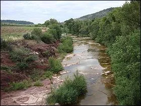 Son nom est Marguerite, elle prend sa source  Saint Privat prs de Lodve et afflue dans la Lergue, dans quel dpartement coule cette petite rivire sur 12 km ?