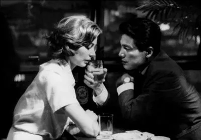 Quel est ce film dont le scnario a t crit par Marguerite Duras pour le ralisateur Alain Resnais ?