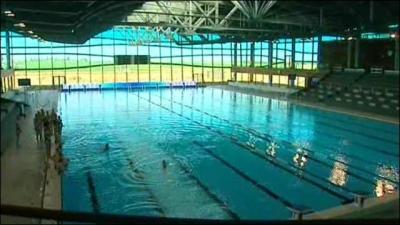 Combien y a-t-il de couloirs dans une piscine olympique ?