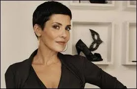 Comment se nomme la directrice de l'mission ?