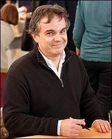 A. J. : Ecrivain et cinaste franais n en 1965, je signe le roman  Le secret des coloris  et le film  Fanfan . Je suis...