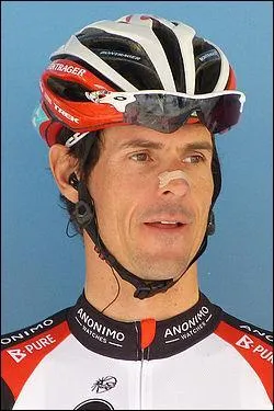 A. K. : Cycliste allemand, j'ai remport Paris-Nice en 2000 et ai termin 2 fois deuxime du tour de France. Je suis...