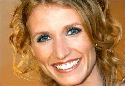 A. L. : Actrice franaise rvle par la srie  Un gars, une fille , je tiens un rle dans les films  Brice de Nice  et  Ricky. Je suis...