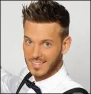 Quel est l'ge de ce chanteur ?