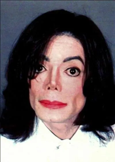 D'aprs le tablod britannique  The Sunday People , combien d'argent donna Michael Jackson pour imposer le silence  la vingtaine de garons que le  Roi de la pop  aurait viols ?