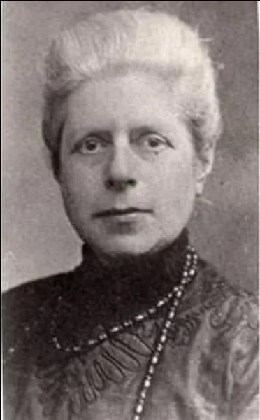 Peu après l'appel du 18 Juin, sa mère, au cours d'une messe, se permit de crier "c'est mon fils" lorsque le prêtre annonça qu'un général avait fait un appel à la résistance. Elle décéda moins d'un mois après cet appel. Quel est le nom de la mère du Général.