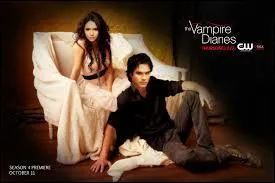 Dans la saison 4, pourquoi Elena couche-t-elle avec Damon en ralit ? (Attention)