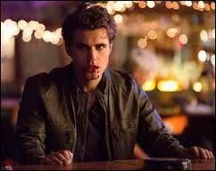 Comment Stefan se fait-il nommer quand il tue des gens ?