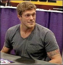 Quel est le vrai nom d'Edge ?