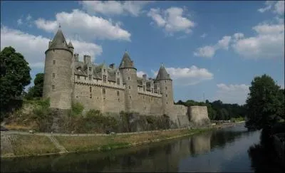 En Bretagne il y a aussi de beaux bâtiments :