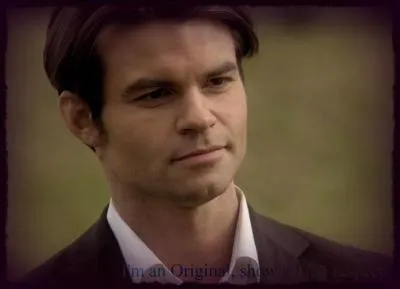 Qui joue le rle d'Elijah Mikaelson ?