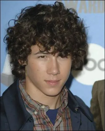 Comment s'appelle t-il dans Camp Rock?