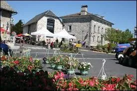 D'aprs-vous, Saint-Paul-des-Landes est une commune de la rgion ... (ne tombez pas dans le pige).