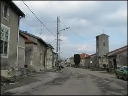 Je traverse le village Meurthe-et-Mosellan de Parey-Saint-Csaire. Je me trouve donc en rgion ...