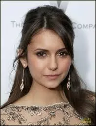 Qui est le petit copain d'Elena ?