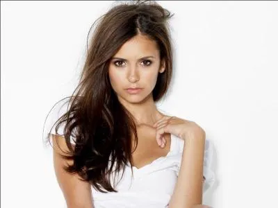 Comment s'appelle la mre d'Elena ?