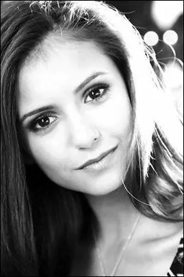 Comment s'appelle le pre d'Elena ?