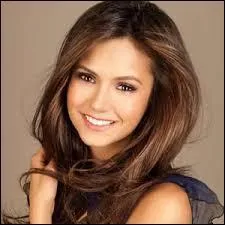 Quel est le nom de l'actrice qui incarne Elena ?