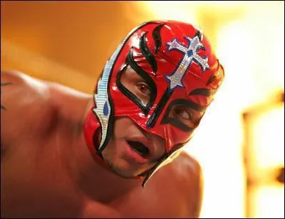 Qui est ce personnage avec ce masque?