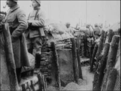 Comment appelle-t-on le trou o passaient les soldats ?