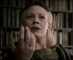 La mre de Drago est la soeur de ...