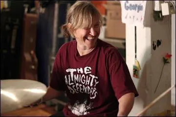 Georgia Hubley :  Georgia Condo fucks . De quel groupe du label  Matador records  est-elle la batteuse ?